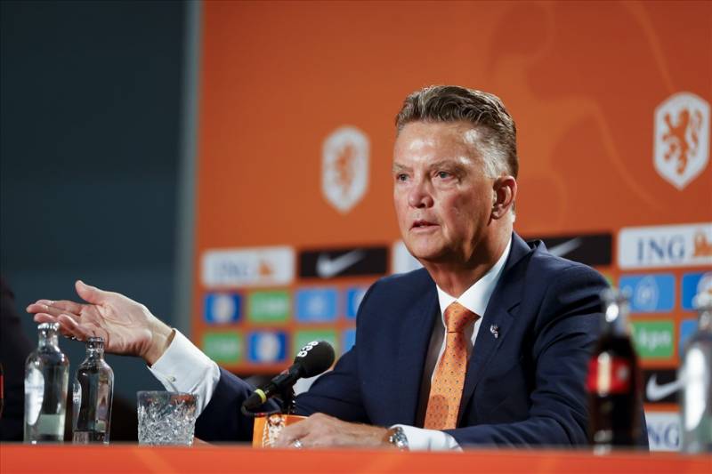 Huấn luyện viên trưởng đội tuyển Hà Lan vẫn sẽ là ông Louis van Gaal