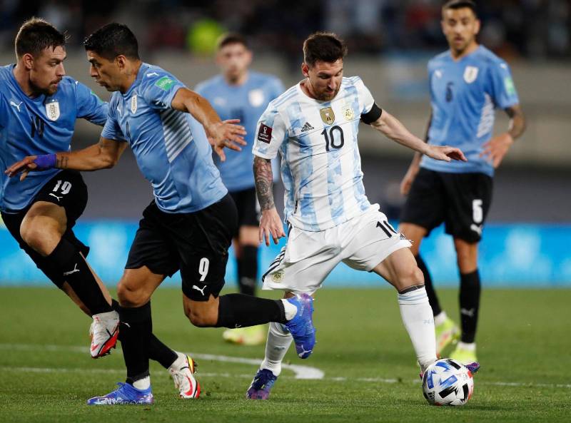Đội Uruguay đang dần thích nghi với lối đá kiểm soát bóng